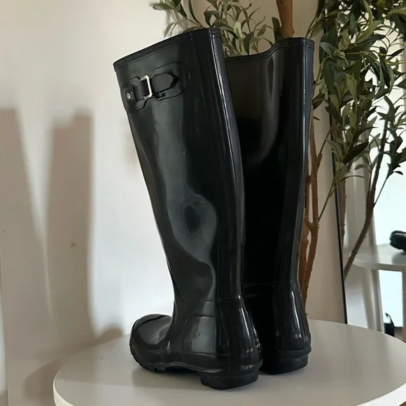 SALE — Hunter Tall Rainboots - Picture 2 of 3